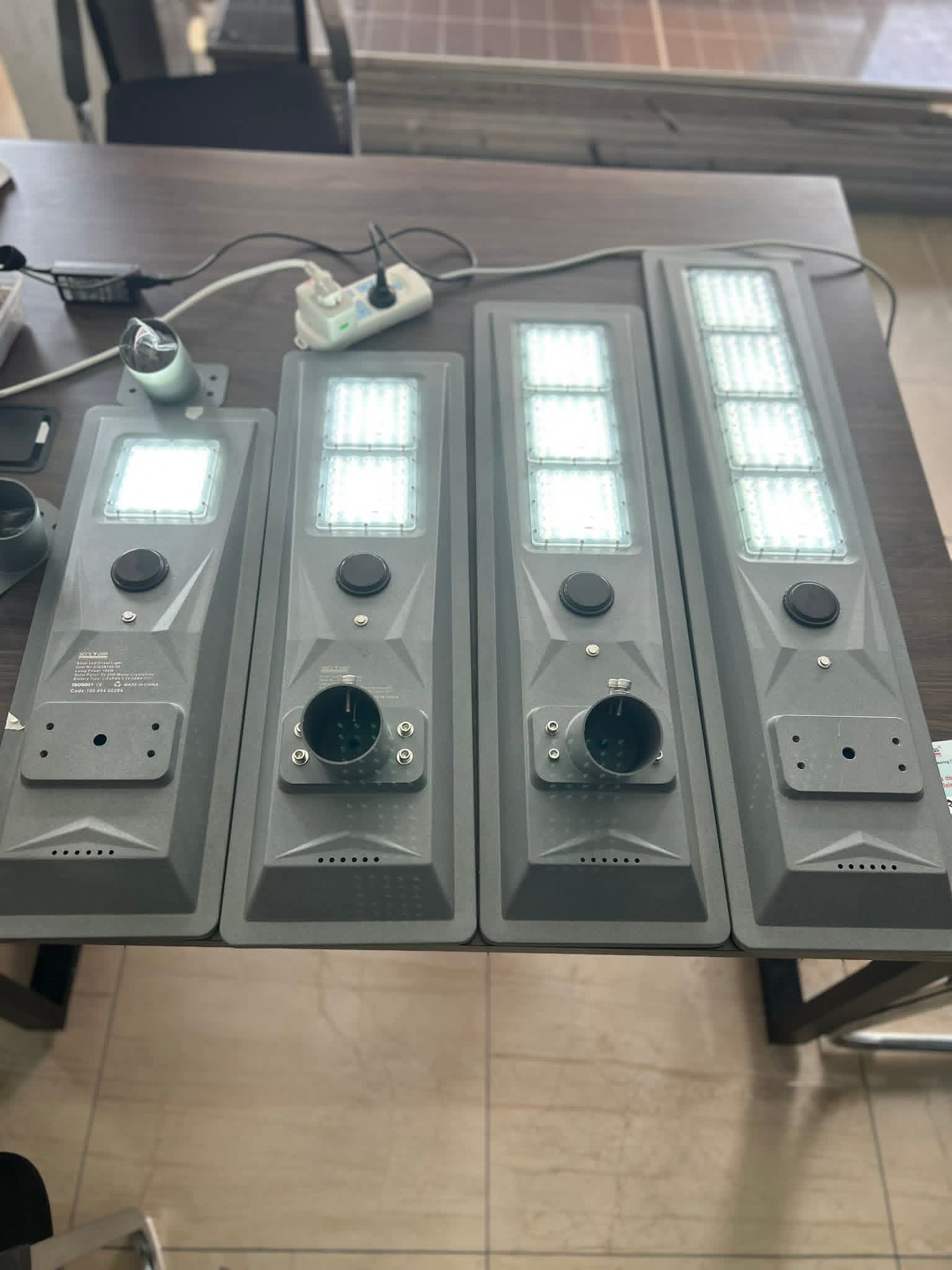 Lampadaire Solaire 200W (Modèle Allongé)